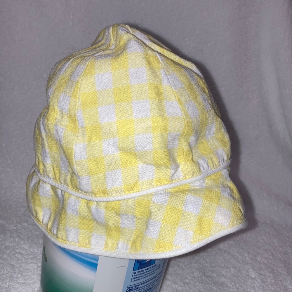 5/$20 Janie and jack yellow white gingham Velcro strap sun hat 0/3m